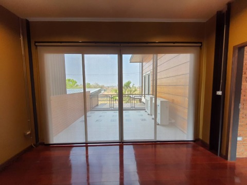 ม่านม้วน Sunscreen