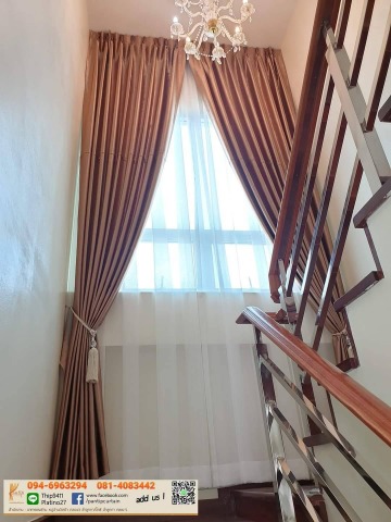 ม่านโถงสูง